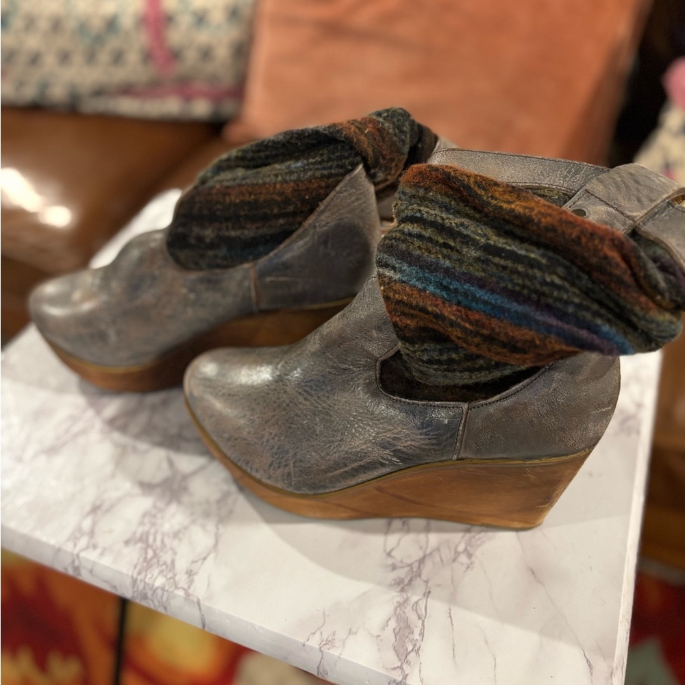 Bed Stu Gray Wedges with Multicolor Knit Cuff